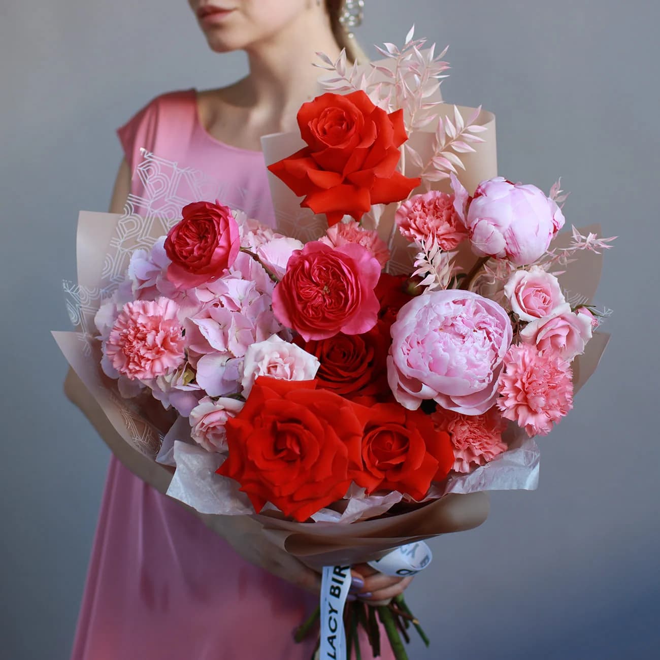 ‘Caprice’ signature bouquet — each masterclass closes with students building a full commercial design