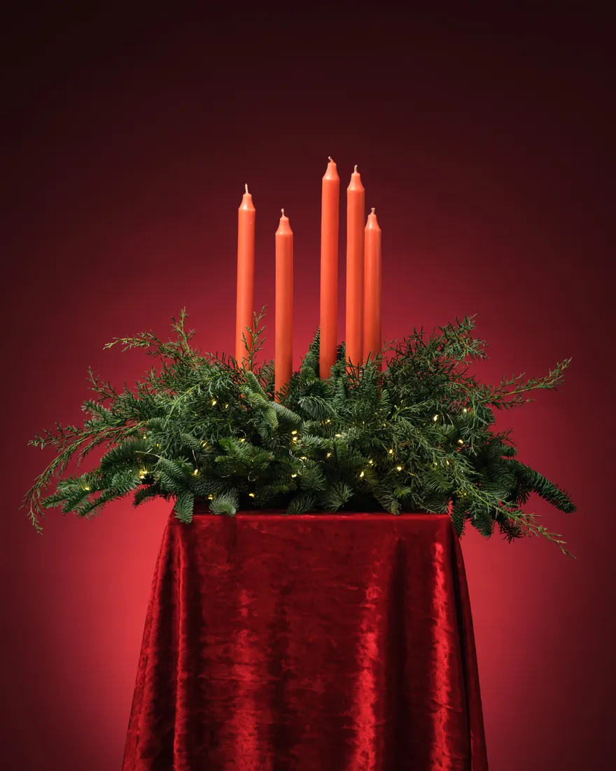 Minimalistic arrangement with candles